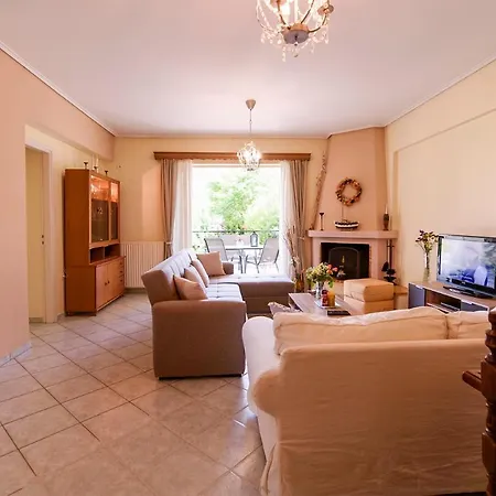 Mother's House Atina